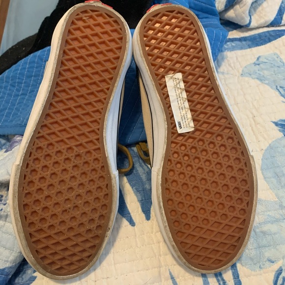 Vans - Picture 2 of 3